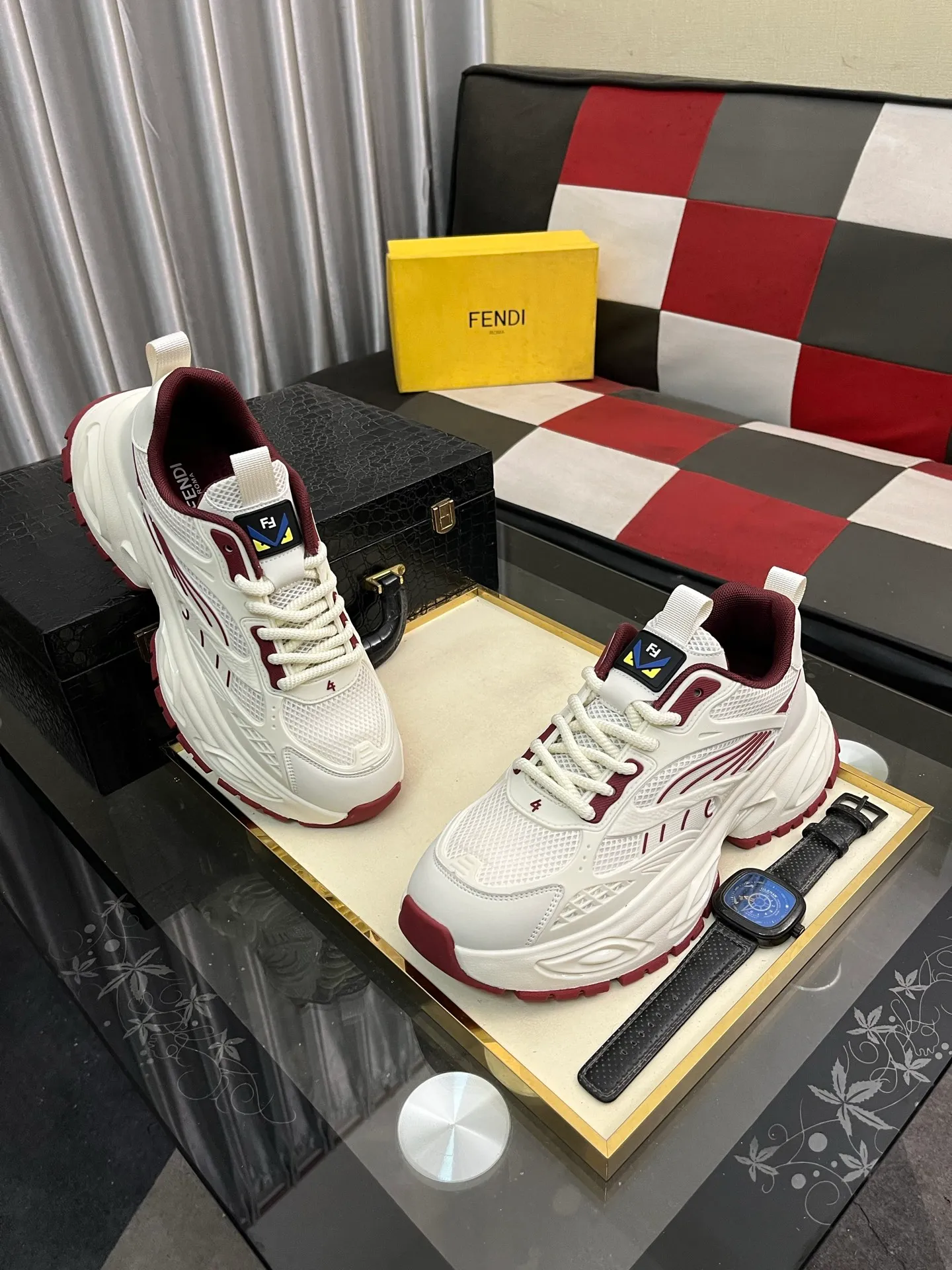 Men's Men's Shoes💰458⌚️⌚️[FENDI] Fendi's classic and comfortable men's, this complex sneaker is made of soft calfskin➕genuine leather lining➕original ultra-light rubber material with rough outsole. This unique light style is suitable for the casual and refined sensibility of this season. It is comfortable and natural on the feet. It is an everyday style for casual travel in autumn and winter! Code number: 38-442️⃣Colors available